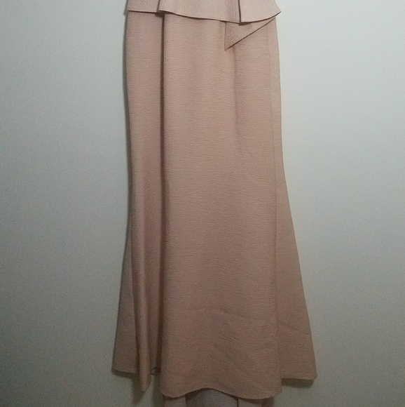 BCBGMAXAZRIA Gracie Strapless Peplum Gown - Picture 7 of 8